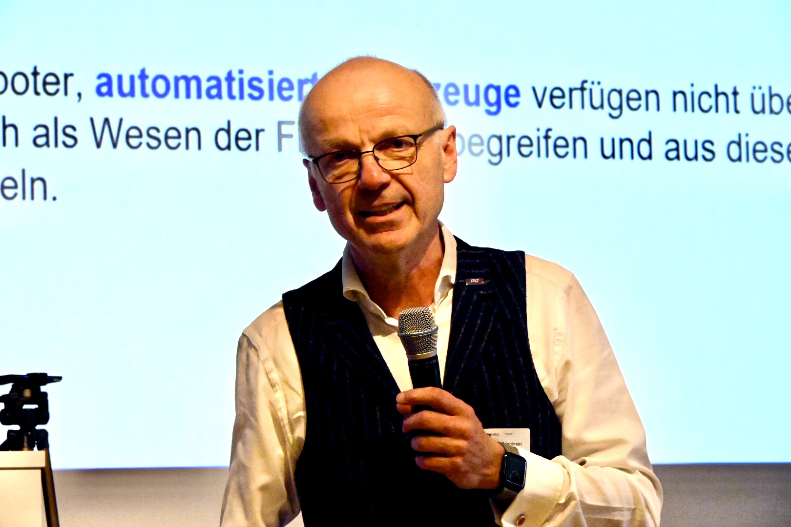 Dr.-Ing. Jürgen Bönninger: Automatisiertes Fahren muss menschliche Leistung übertreffen.