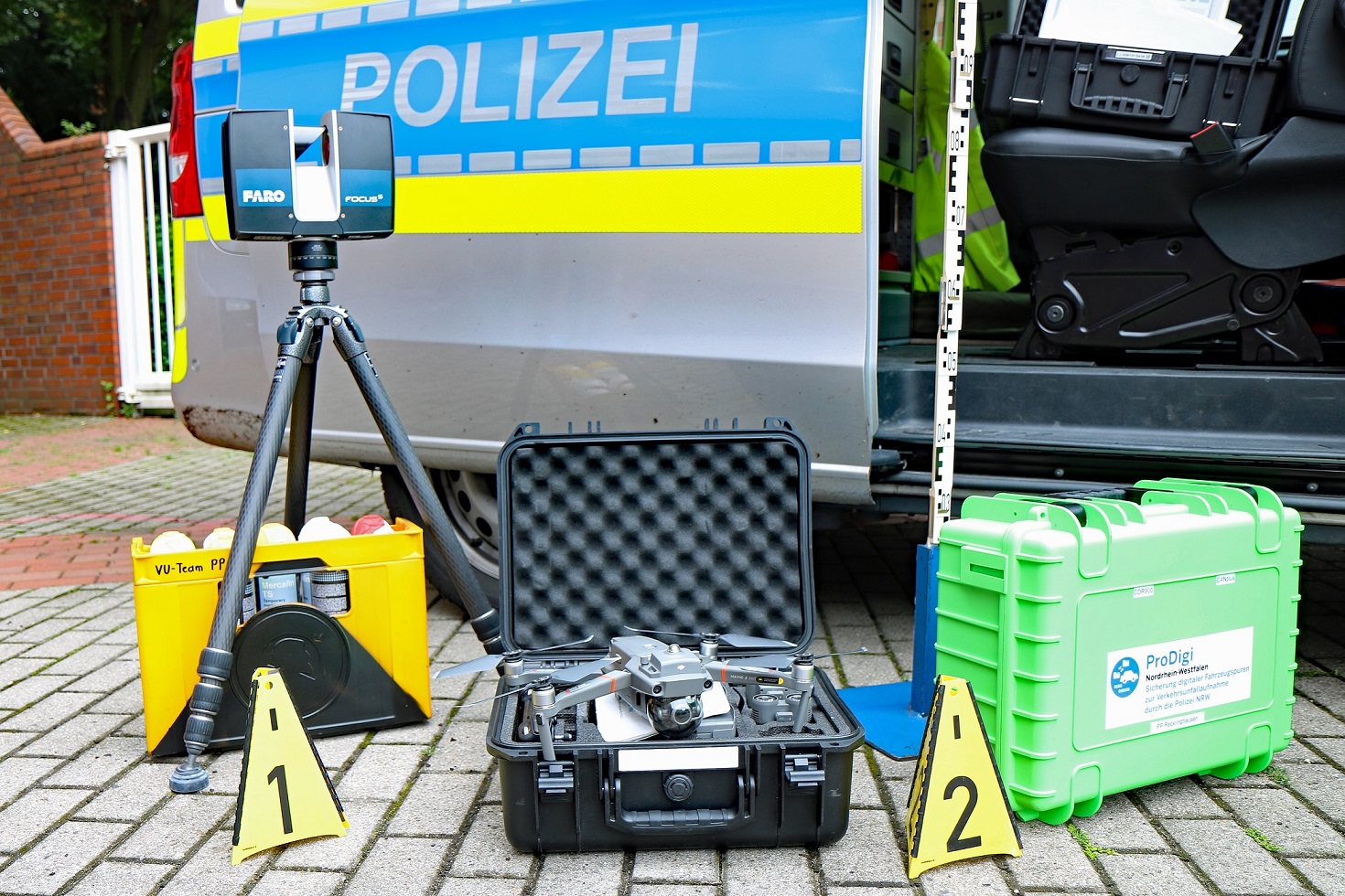 Ausrüstung des Unfallaufnahmeteams EGV - Ermittlungsgruppe Verkehr des PP Recklinghausen