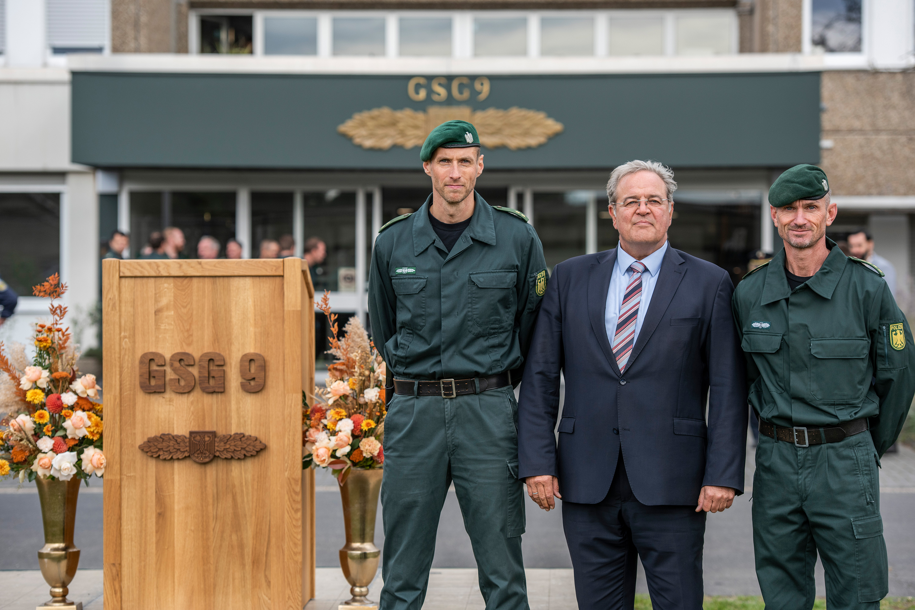 Der neue GSG 9-Kommandeur Robert Hemmerling, Präsident Dr. Dieter Romann und Vizepräsident Jérôme Fuchs (v.l.n.r.)